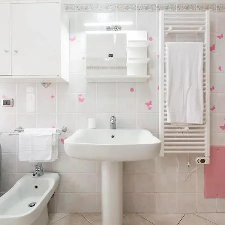 Апартаменты Spacious In *