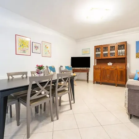 Spacious In Apartman